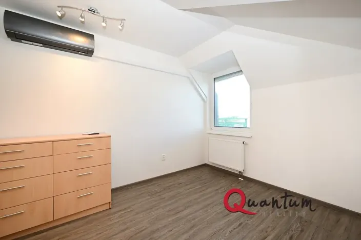 Pronájem bytu 3+kk, Praha - Libeň, Kovanecká, 77 m2