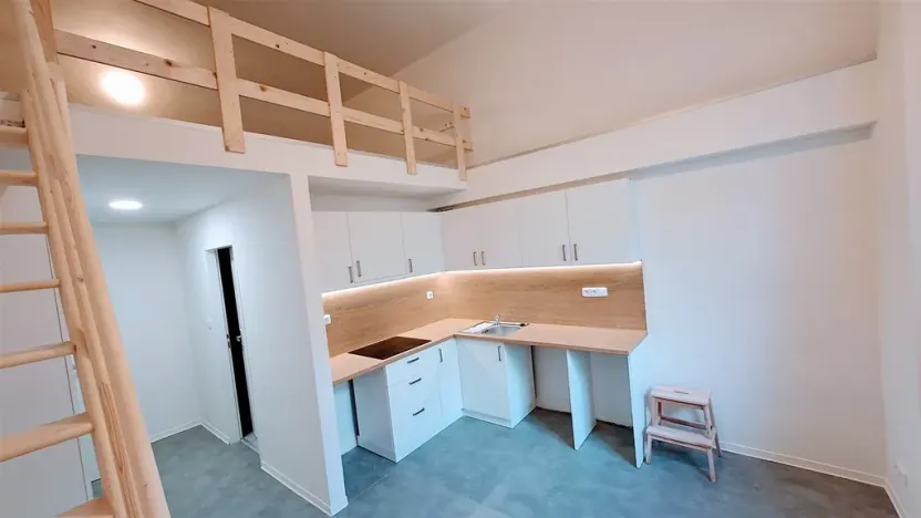 Pronájem bytu 1+kk, Děčín - Děčín I-Děčín, Křížová, 25 m2