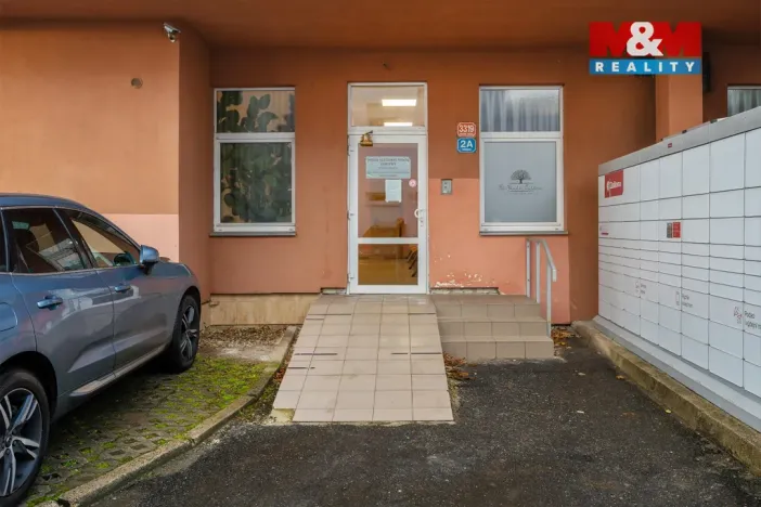 Pronájem obchodního prostoru, Ústí nad Labem - Severní Terasa, Šrámkova, 44 m2