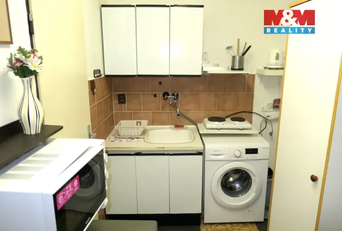 Pronájem bytu 1+kk, Loděnice, Spojovací, 15 m2