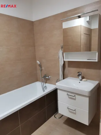 Pronájem bytu 1+kk, Olomouc - Hodolany, Tovární, 32 m2