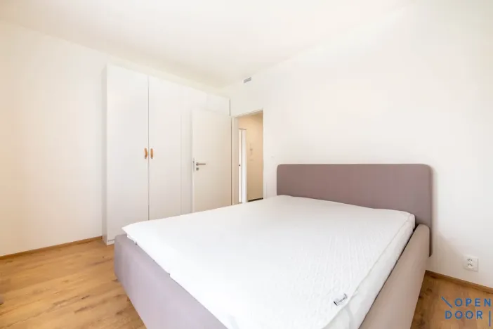 Pronájem bytu 2+kk, Praha - Modřany, Komořanská, 60 m2