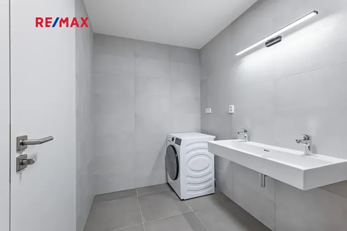 Pronájem bytu 2+kk, Praha - Nusle, Kloboučnická, 58 m2