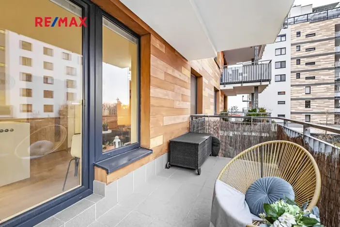 Pronájem bytu 1+kk, Praha - Horní Měcholupy, Padovská, 35 m2