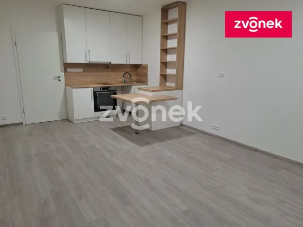 Pronájem bytu 1+kk, Zlín, Nad Stráněmi, 34 m2