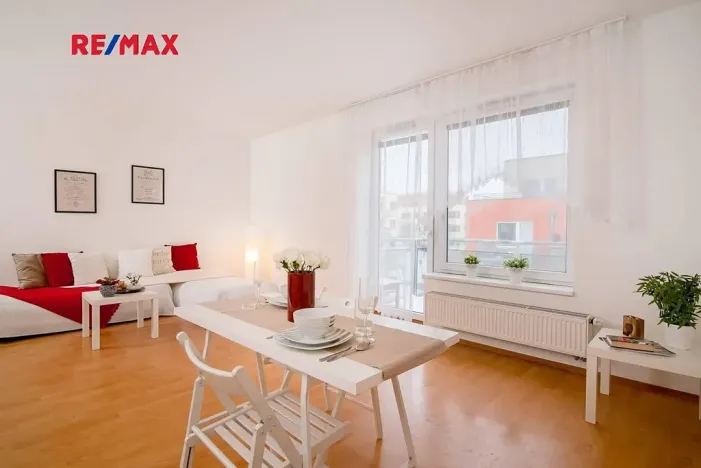 Pronájem bytu 1+kk, Praha - Jinonice, Za zámečkem, 60 m2