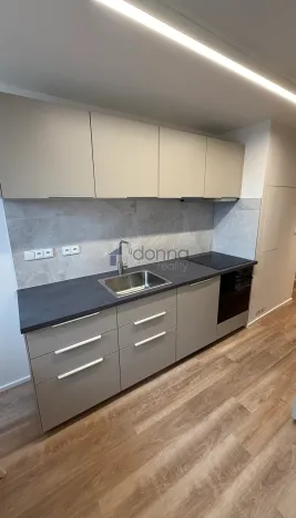 Pronájem bytu 3+kk, Praha, Angelovova, 70 m2