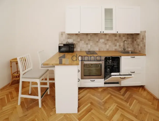 Pronájem bytu 2+kk, Praha, Štěpánská, 40 m2