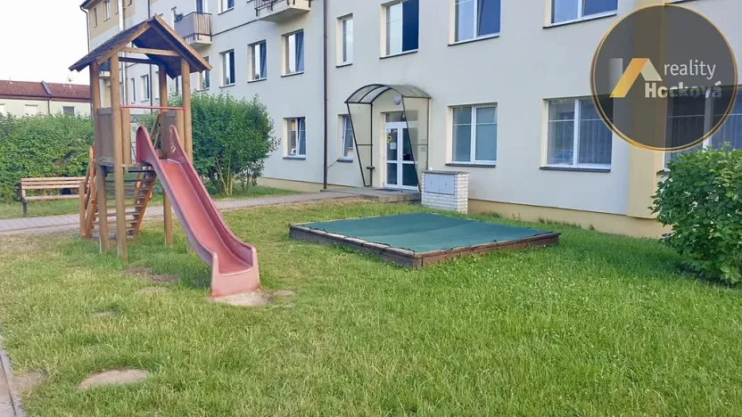 Prodej bytu 3+kk, Milovice, Topolová, 65 m2