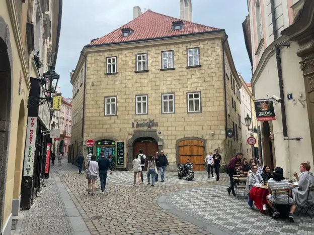 Pronájem obchodního prostoru, Praha - Staré Město, Husova, 270 m2