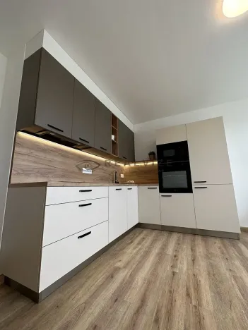 Pronájem bytu 2+kk, České Budějovice, České Vrbné, 55 m2