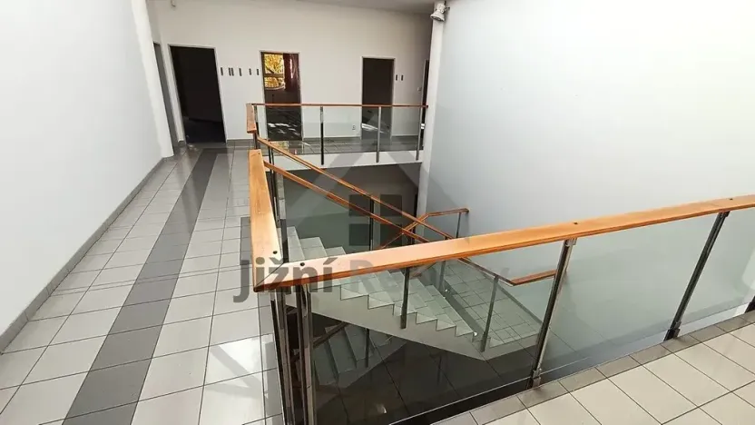 Pronájem obchodního prostoru, Praha - Břevnov, Bělohorská, 1054 m2