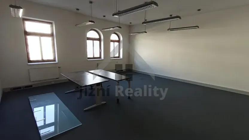 Pronájem obchodního prostoru, Praha - Břevnov, Bělohorská, 1054 m2