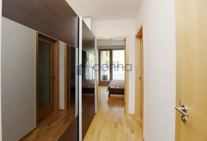 Pronájem bytu 2+kk, Praha, Jeseniova, 56 m2