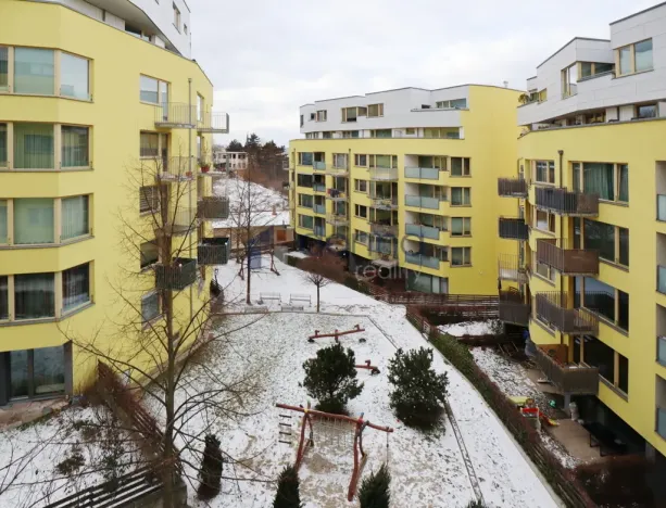 Pronájem bytu 2+kk, Praha, Jeseniova, 56 m2