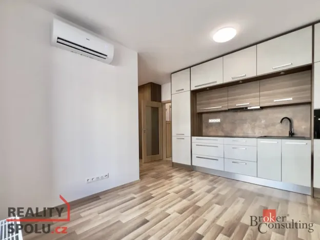 Pronájem bytu 2+kk, Praha - Uhříněves, Karla Guta, 37 m2