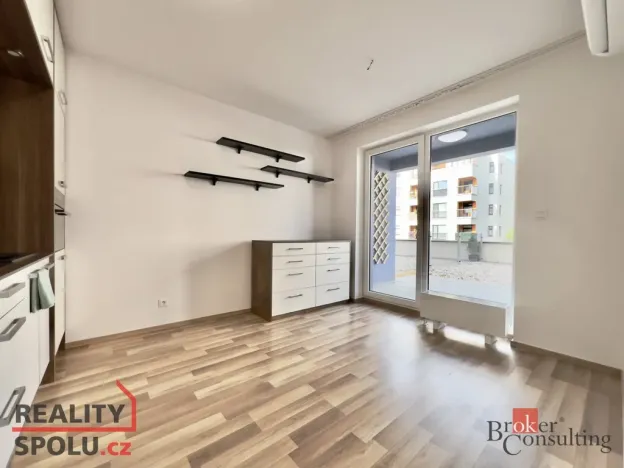 Pronájem bytu 2+kk, Praha - Uhříněves, Karla Guta, 37 m2