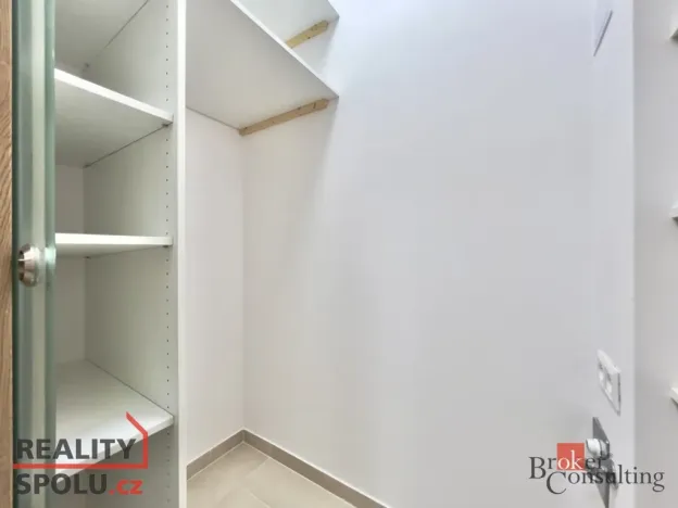 Pronájem bytu 2+kk, Praha - Uhříněves, Karla Guta, 37 m2