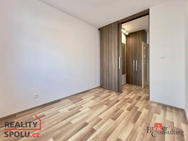 Pronájem bytu 2+kk, Praha - Uhříněves, Karla Guta, 37 m2