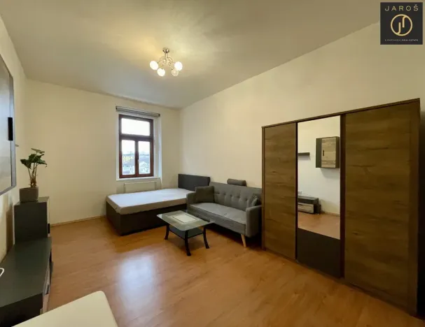 Pronájem bytu 1+1, Praha - Karlín, Sokolovská, 34 m2