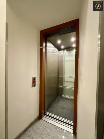 Pronájem bytu 1+1, Praha - Karlín, Sokolovská, 34 m2