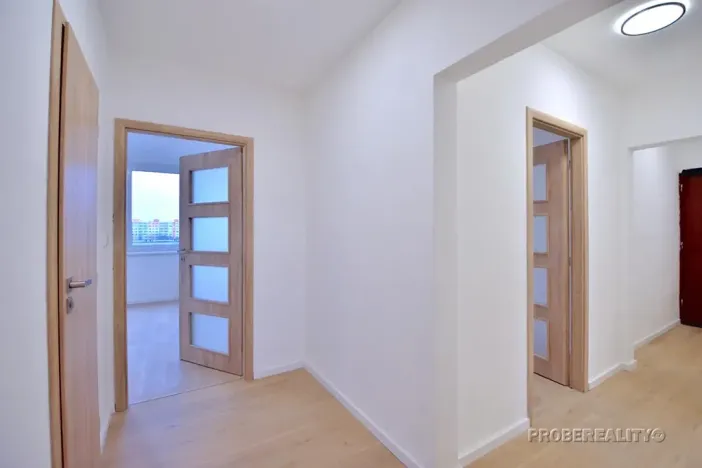 Prodej bytu 3+1, Praha - Modřany, Angelovova, 76 m2