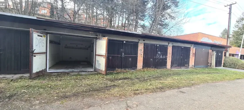 Pronájem garáže, Zlín, Sokolská, 18 m2
