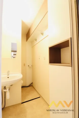 Pronájem bytu 2+kk, Hradec Králové - Nový Hradec Králové, třída Edvarda Beneše, 41 m2