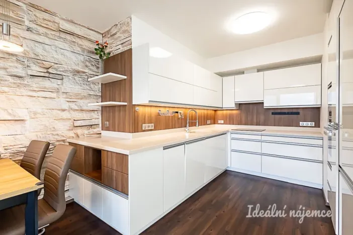 Pronájem bytu 4+kk, Praha - Strašnice, Zvěřinova, 112 m2