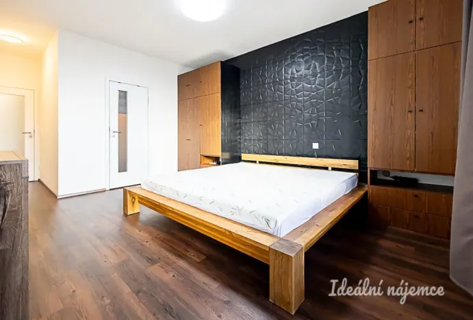 Pronájem bytu 4+kk, Praha - Strašnice, Zvěřinova, 112 m2