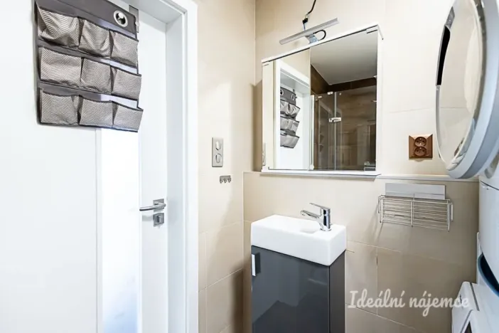 Pronájem bytu 4+kk, Praha - Strašnice, Zvěřinova, 112 m2