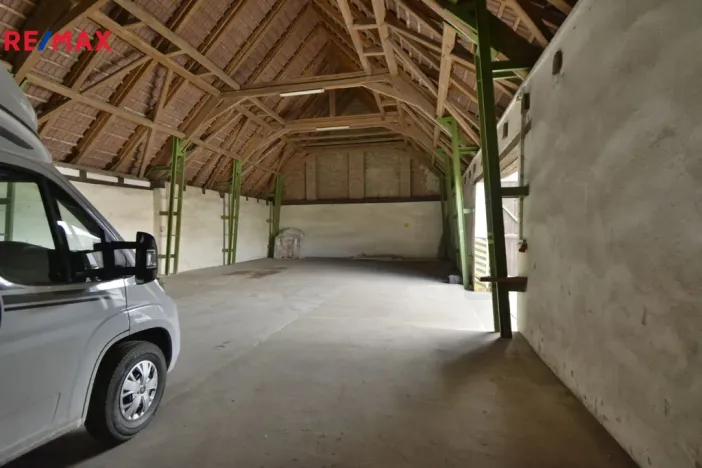 Pronájem garážového stání, Opočno, Podzámčí, 590 m2