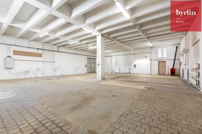 Prodej výrobních prostor, Krnov, Lidická, 12420 m2