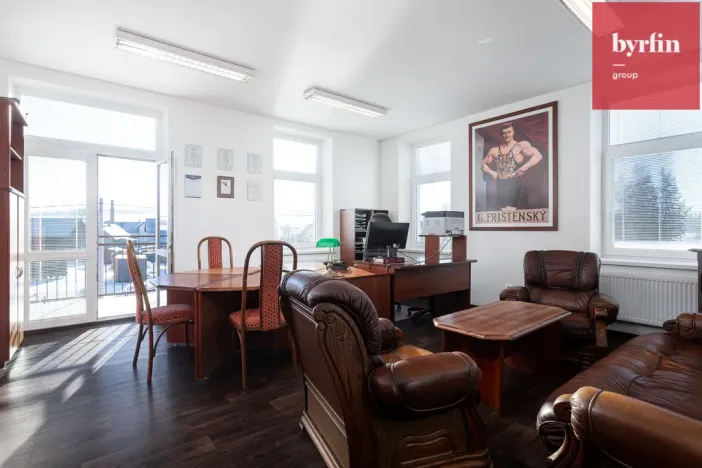 Prodej výrobních prostor, Krnov, Lidická, 12420 m2