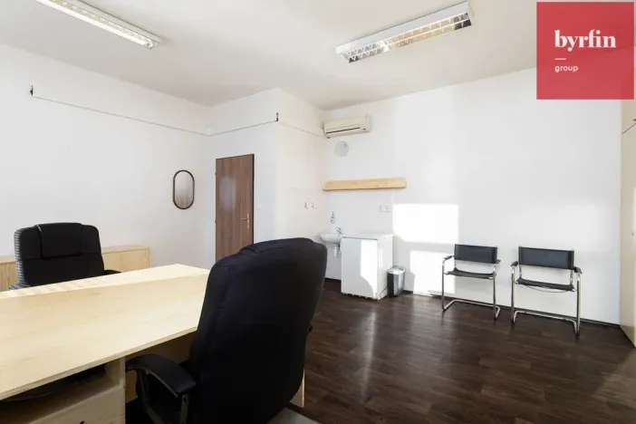Prodej výrobních prostor, Krnov, Lidická, 12420 m2