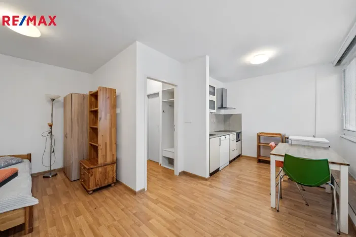 Pronájem bytu 1+kk, Hradec Králové, Akademika Heyrovského, 30 m2