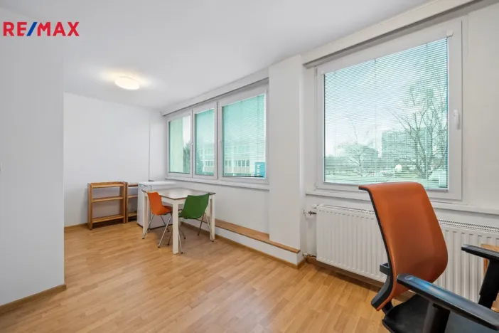 Pronájem bytu 1+kk, Hradec Králové, Akademika Heyrovského, 30 m2