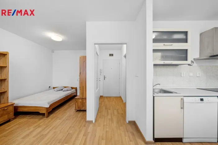 Pronájem bytu 1+kk, Hradec Králové, Akademika Heyrovského, 30 m2