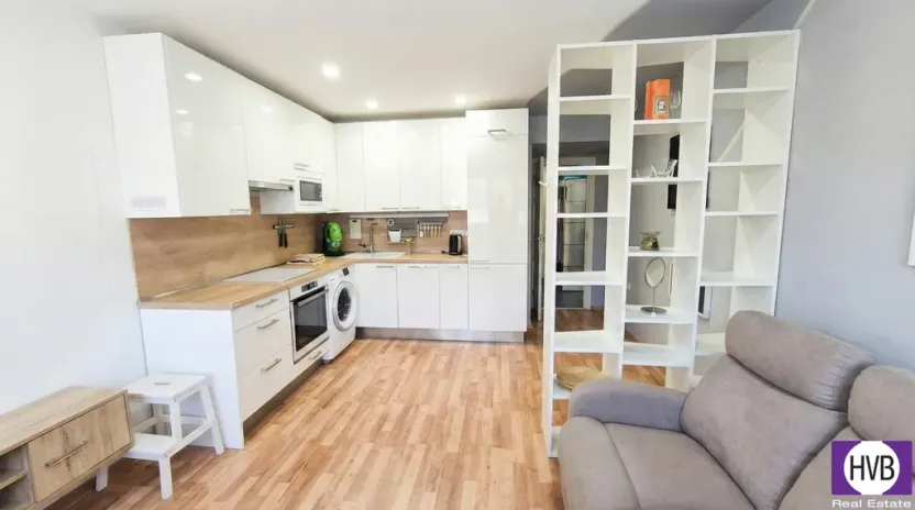 Pronájem bytu 2+kk, Praha, Viklefova, 36 m2