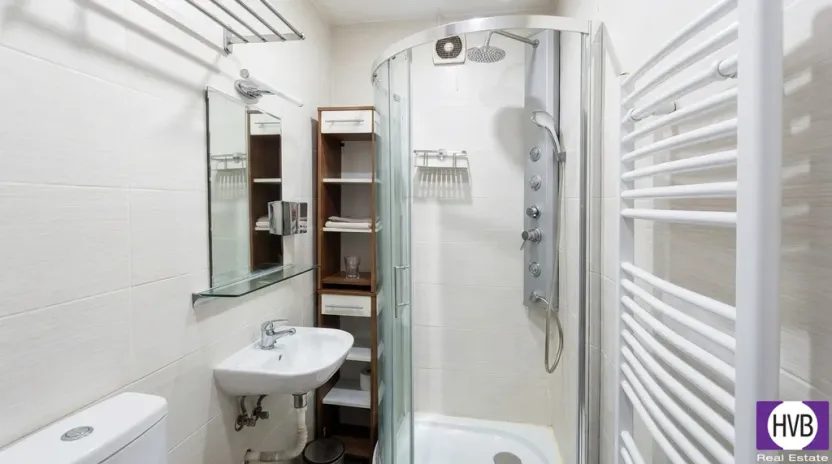 Pronájem bytu 2+kk, Praha, Viklefova, 36 m2