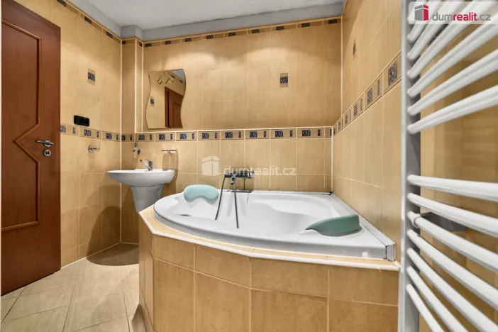 Prodej bytu 3+kk, Nová Role, Pod Nádražím, 67 m2