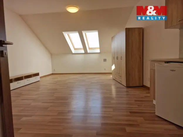 Pronájem bytu 1+kk, Brno - Starý Lískovec, U hřiště, 38 m2