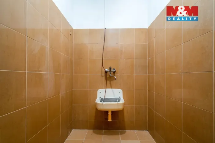 Pronájem obchodního prostoru, Praha, Trnkovo náměstí, 324 m2