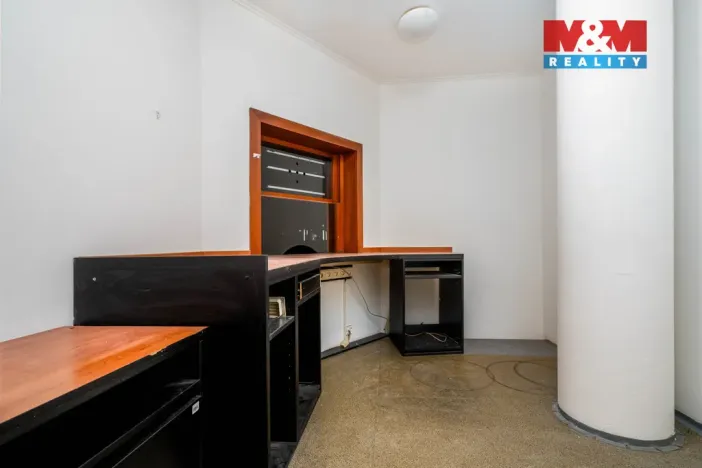 Pronájem obchodního prostoru, Praha, Trnkovo náměstí, 324 m2