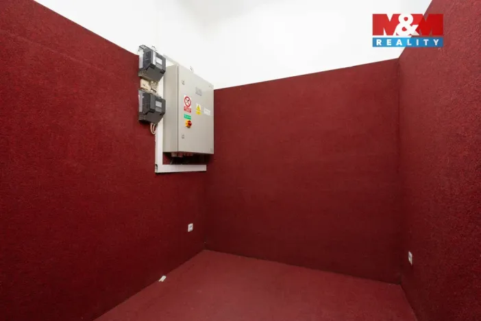 Pronájem obchodního prostoru, Praha, Trnkovo náměstí, 324 m2