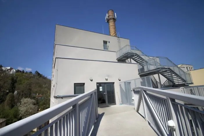 Pronájem bytu 1+kk, Praha - Smíchov, Křížová, 37 m2