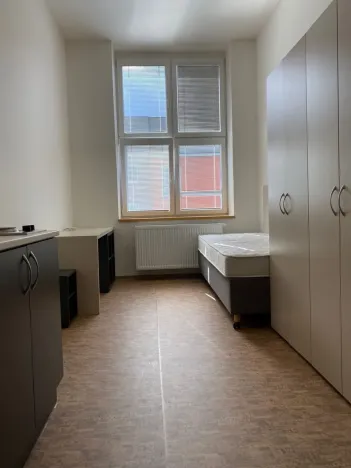 Pronájem bytu 1+kk, Praha - Smíchov, Křížová, 18 m2