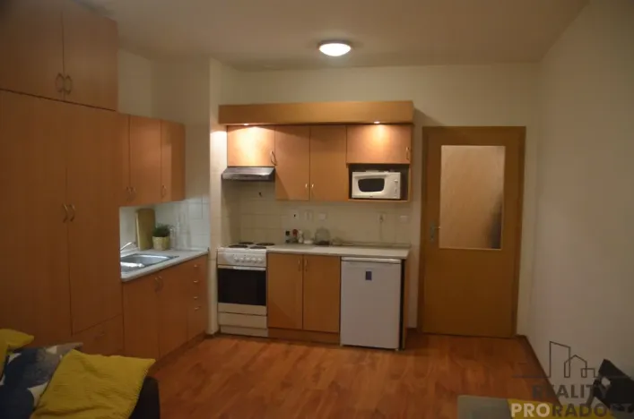 Pronájem bytu 1+kk, Brno, Zderadova, 30 m2