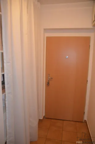 Pronájem bytu 1+kk, Brno, Zderadova, 30 m2