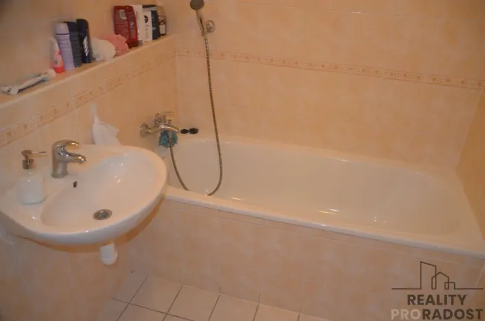 Pronájem bytu 1+kk, Brno, Zderadova, 30 m2